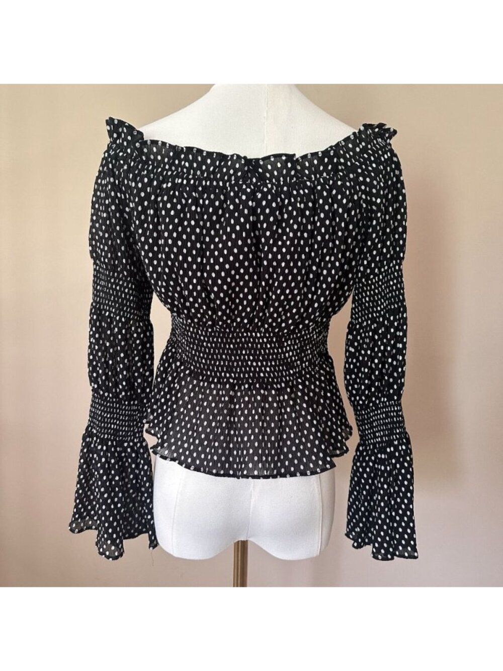 La Ven XS Peasant Top Black White Polka Dot Bell Sleeve Off-the-Shoulder Smocked - Picture 4 of 9